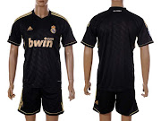 Segunda camiseta Real Madrid 2012