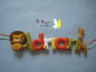 nombre-decorativo-en-fieltro-elbosquedelulu-hecho-a-mano-para-ti-Adrián-regalo-nacimiento-personalizado-decoración-infantil-león-jirafa-elbosquedelulu