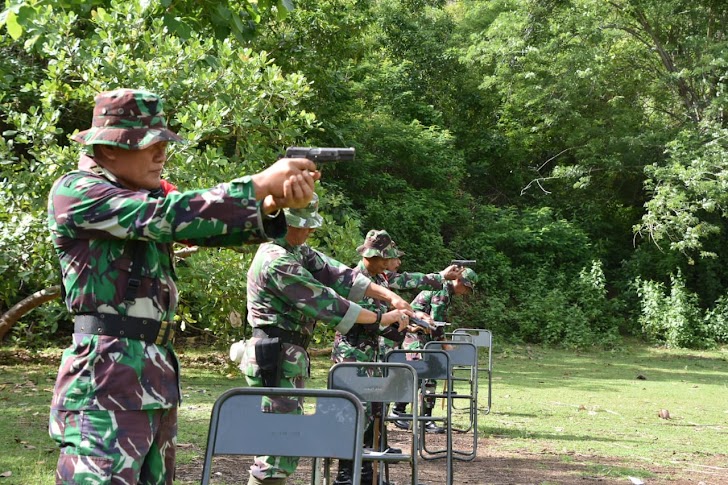 Personel Korem 141/Tp, Latihan Menembak  Senjata Ringan  Jenis M16