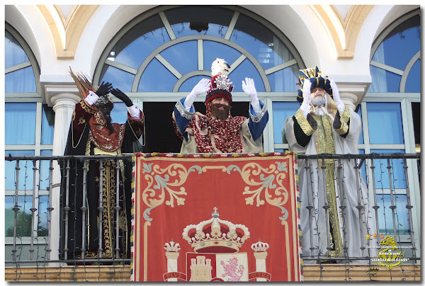 Presentando a la Ciudad de Dos Hermanas