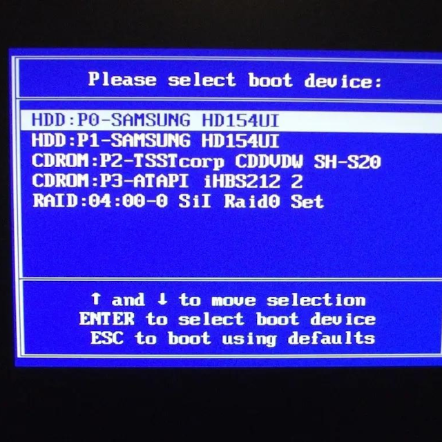 What is the boot menu key for HP laptops?