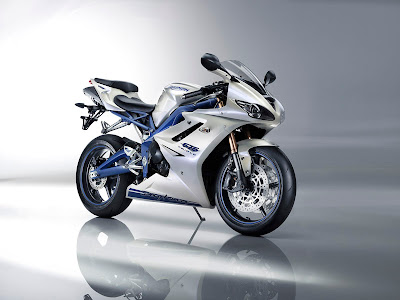 2010 Triumph Daytona 675 SE Picture