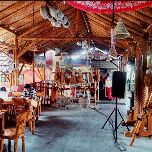 Rumah Makan, Gayam Park, Ngawi