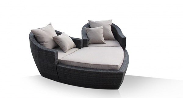 Merancang Desain Daybed Outdoor Unik dari Rotan