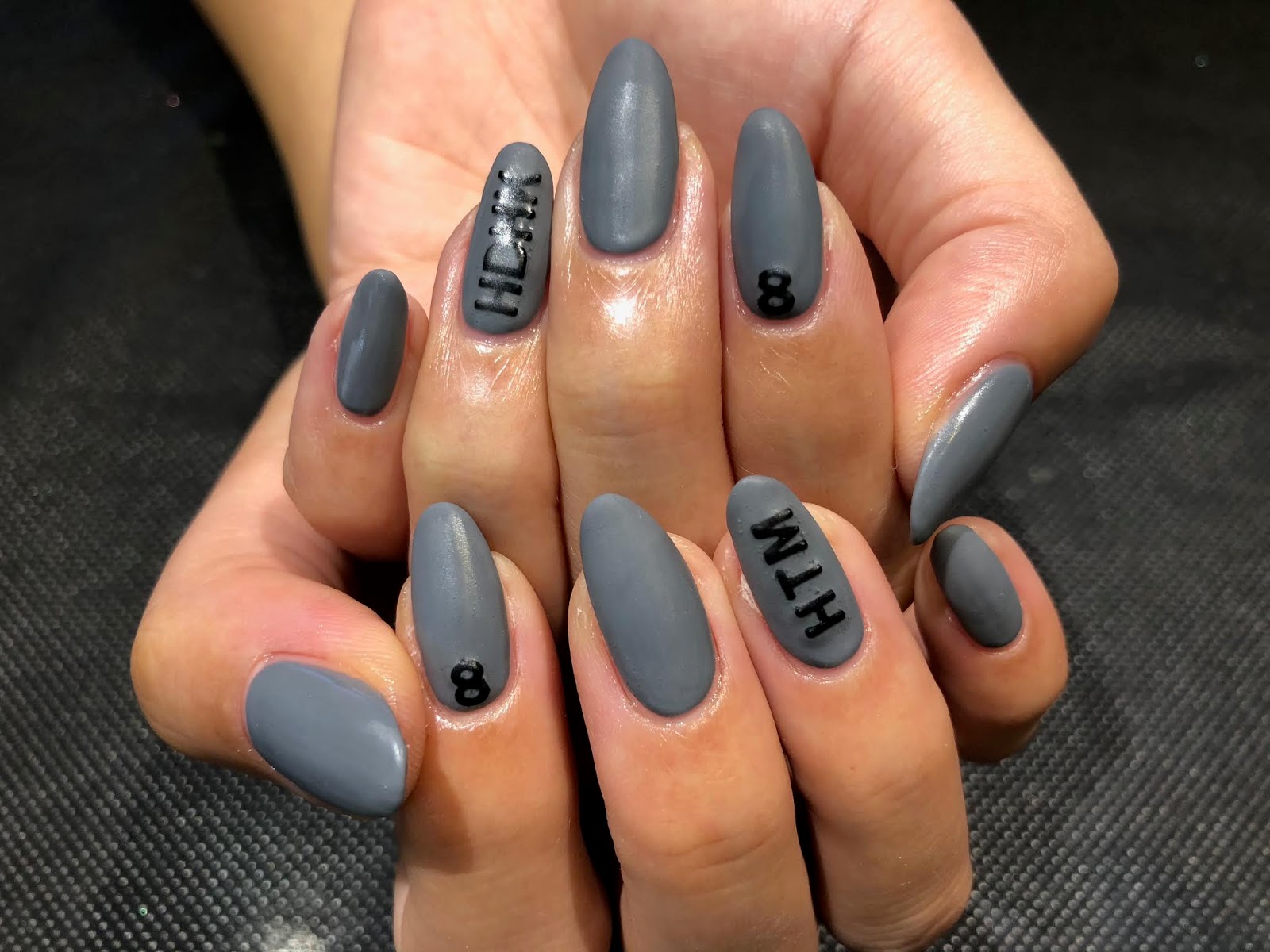 Nail Room Amyu マットなグレーネイル