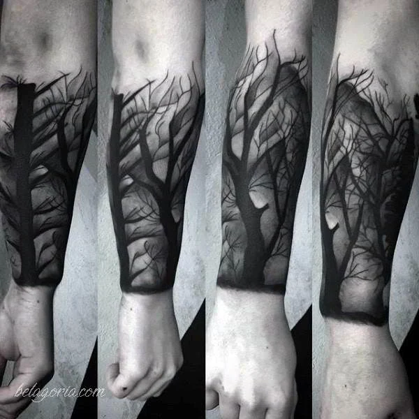 foto con tatuaje de bosque espectaculare