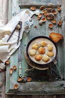  Albondigas de merluza con salsa de almendras