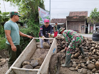 Karya Bakti TNI, Kodim 0712 Tegal Bangun Talud Irigasi dan Pengerasan Jalan