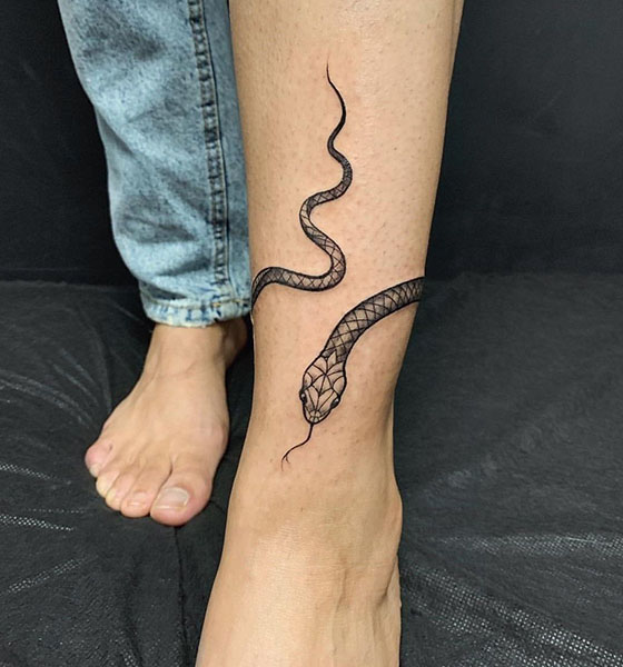 Tatuagem de Cobra - 156 ideias femininas para inspirar vocês