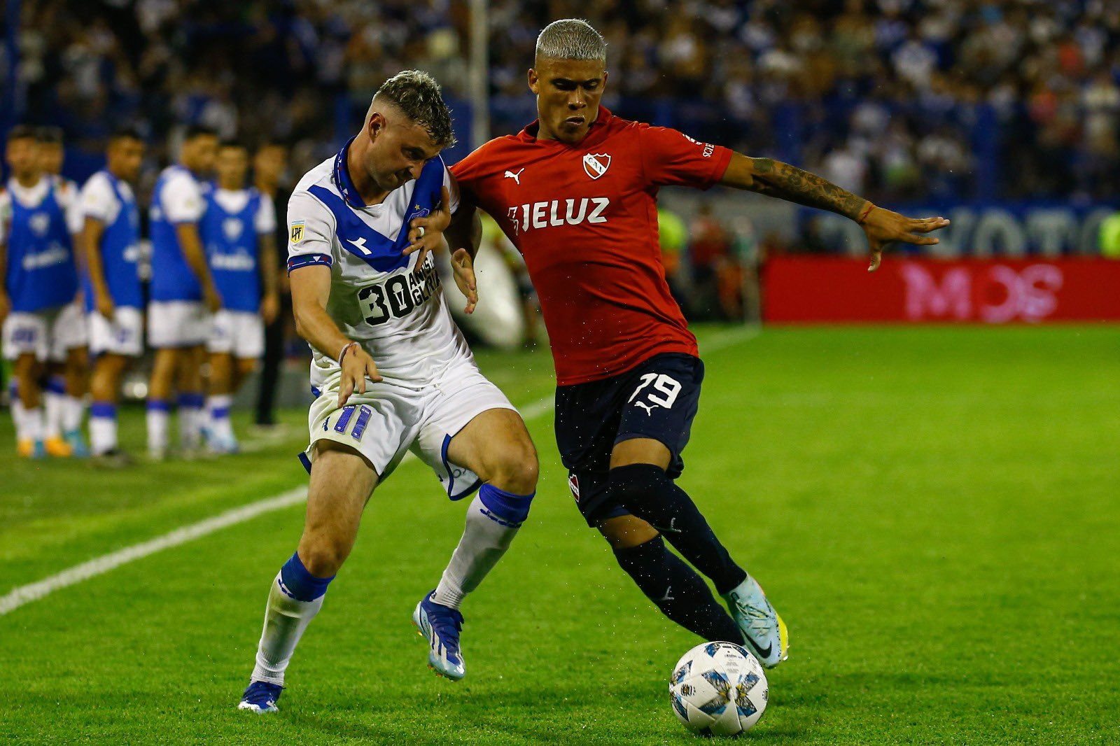 Hundido Ayrton Costa. sufrió una lesión muscular y queda descartado para el partido contra Huracán Imagen_2024-02-05_184942538