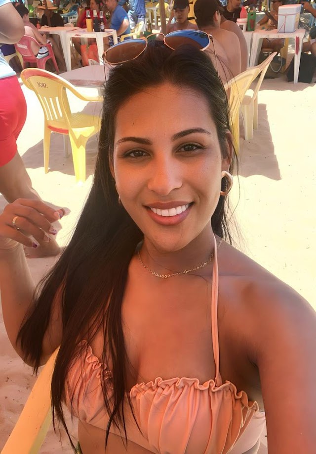 Professora Roseane Santiago , musa fitness de ITATIM (Bahia), mostra corpão em dia de praia