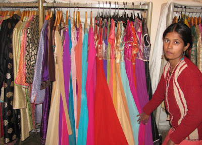 Clothes Fashion Designers India on And Housewives  India Clothing And Weaving  Designer Mallika Mathur