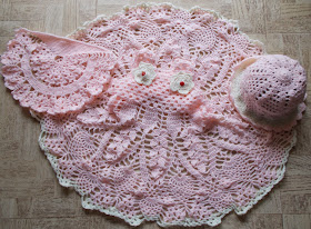 Sweet Nothings Crochet free crochet pattern blog, photo of the dress, bag and cap ; free crochet cap pattern, free crochet bag pattern