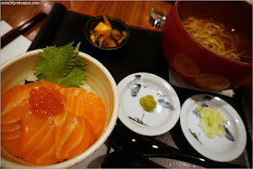 Salmon Ikura Don Mini Bowl & Noodle Set del Restaurante Ootoya en Nueva York