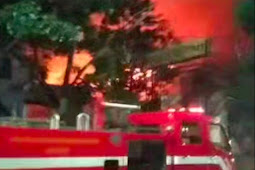 Kebakaran Hebat di Gudang Triplek Jalan Soekarno Hatta Bandung
