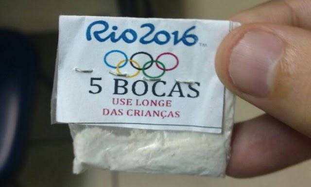 Traficantes do Rio de Janeiro vendem cocaína com logotipo da Olimpíada