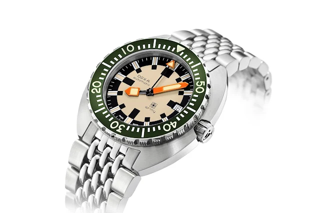 DOXA Army steel with green ceramic bezel 785.10.031G.10