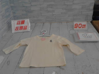 中古品　子供服　９０ｃｍ　3can4one 　ホワイト　長袖Tシャツ　３３０円