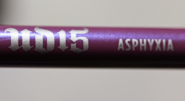 Urban Decay 24/7 Glide-On Eye Pencil in Asphyxia