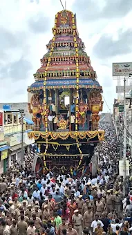 தேரில் உட்கார வைக்கப்பட்ட ஸ்தபதி-பக்தர்கள் எதிர்ப்பு