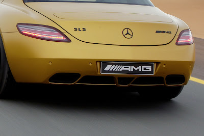 Mercedes SLS AMG Desert Gold 15 Mercedes Benz Debuts SLS AMG Desert Gold at Dubai Show