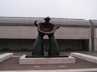 Kimbell art museum entrance