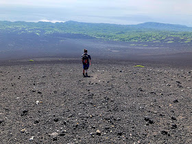 日本で唯一の砂漠？？伊豆大島にある黒い砂漠、裏砂漠【n】