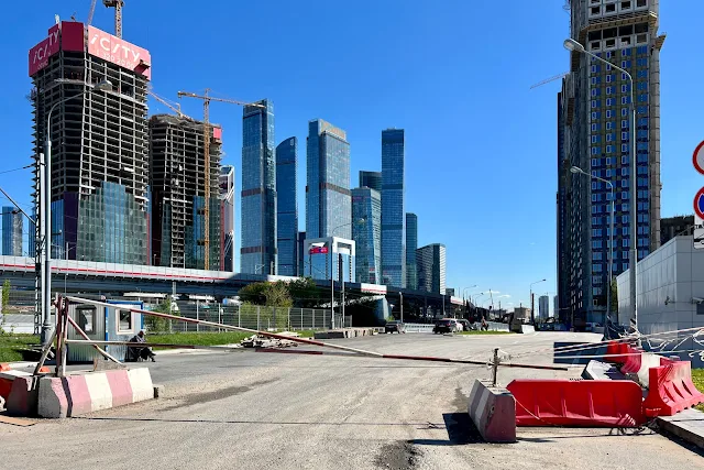 Шелепихинский тупик, строящийся бизнес-центр iCity, Москва-Сити, жилой комплекс Headliner