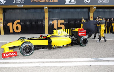 Mobil F1 Terbaru 2010 Renault R30