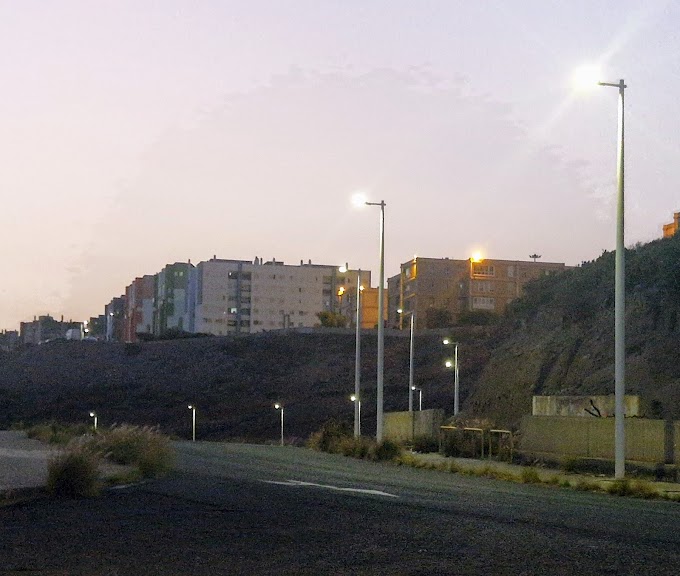 Telde moderniza el alumbrado en Jinámar con la renovación de 140 farolas en Eucaliptos II.