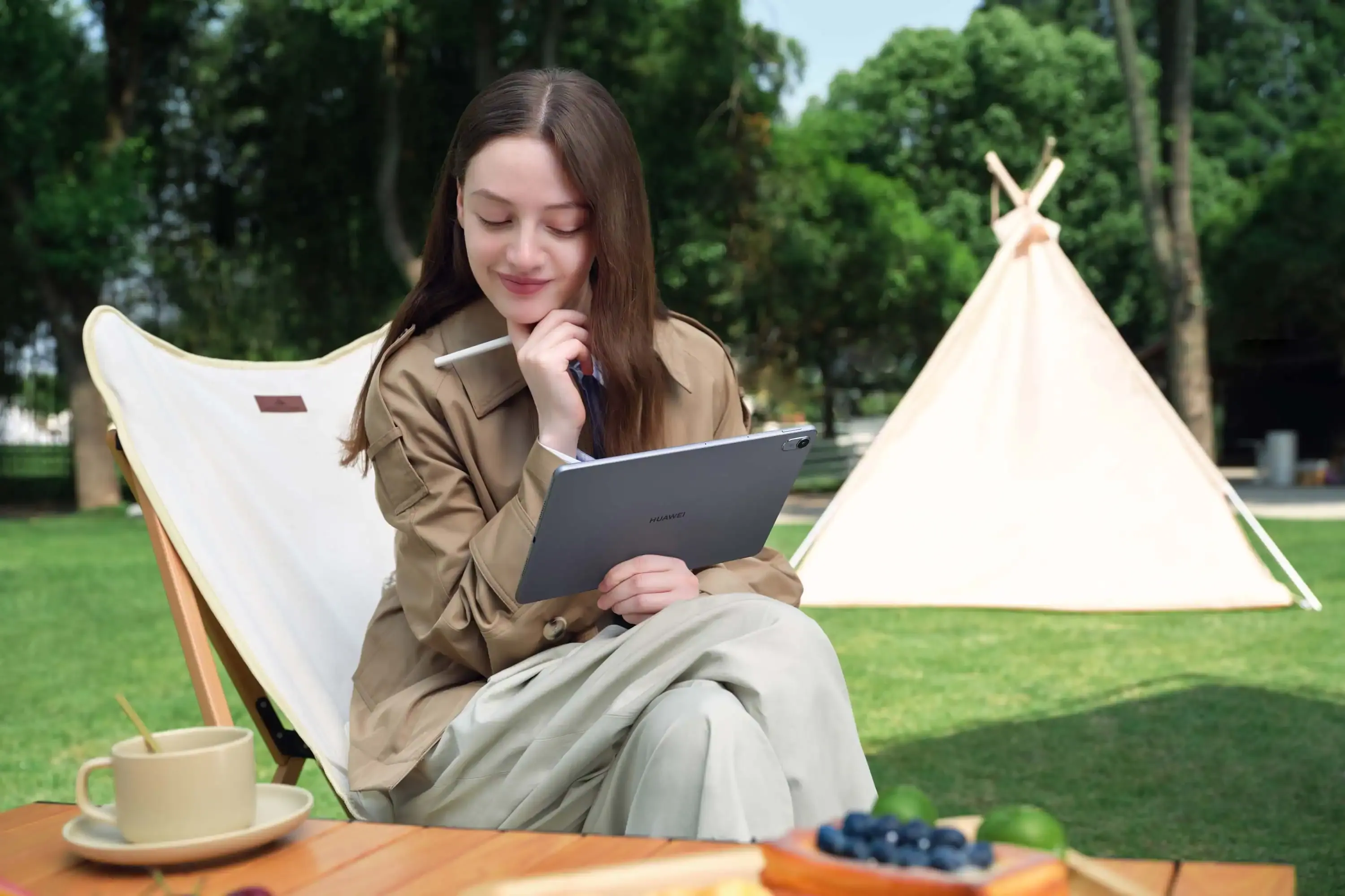 Effortless Writing with HUAWEI PaperMatte Series, Seamless Functionality Effortless Writing with HUAWEI PaperMatte Series, Seamless Functionality