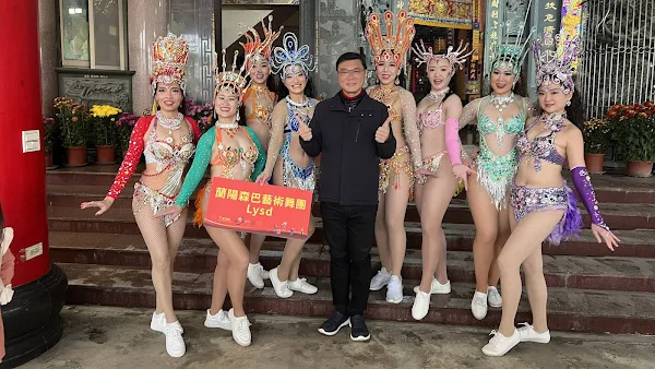 ▲鹿港一年一度的盛事「頂番踩街鬧元宵活動」，12日下午2時熱鬧登場，超過20支精彩隊伍從頂番婆萬興宮出發，為鹿港街頭增添元宵喜慶氛圍。（記者林明佑翻攝）