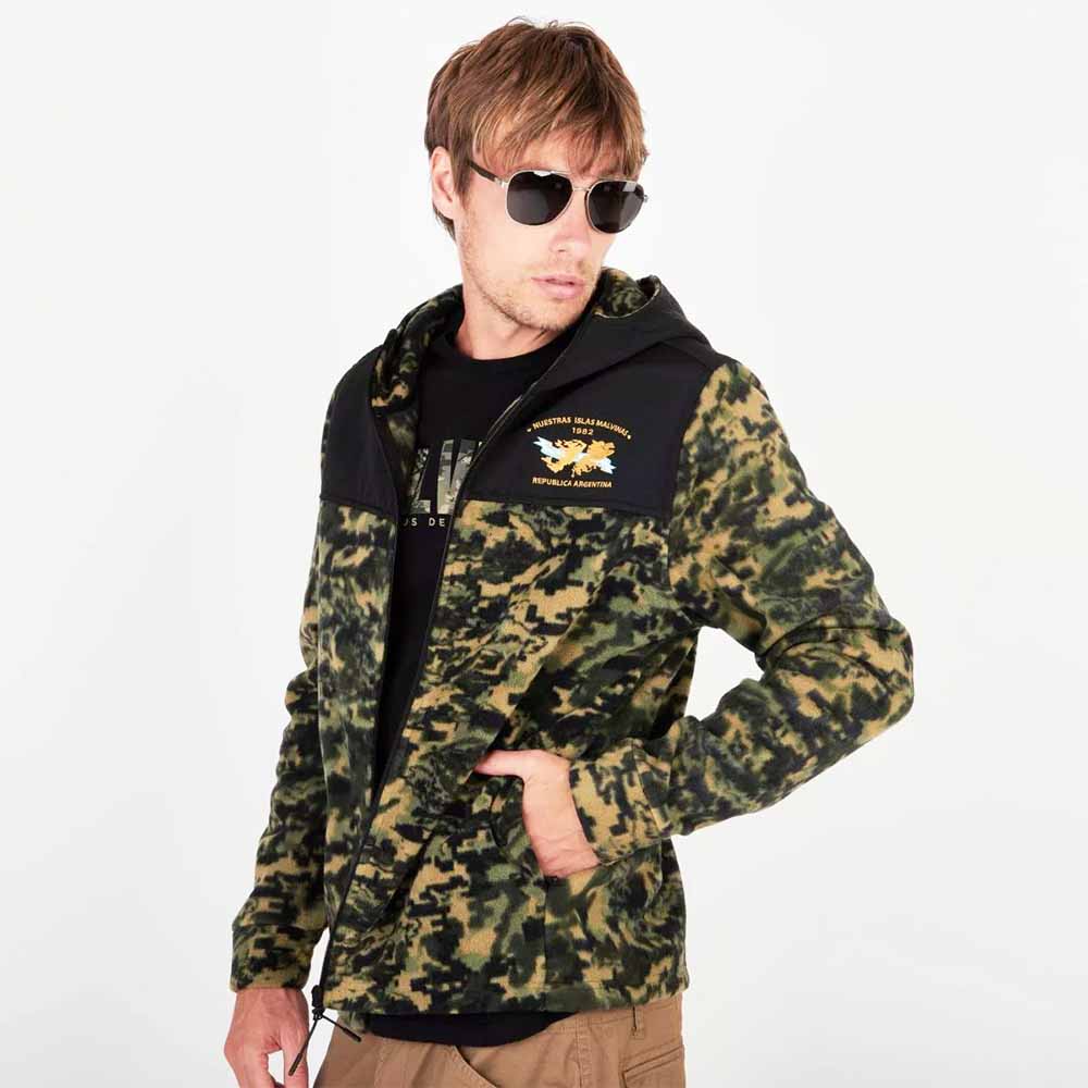 Campera camuflada de hombre Kevingston otoño invierno 2024 moda hombre