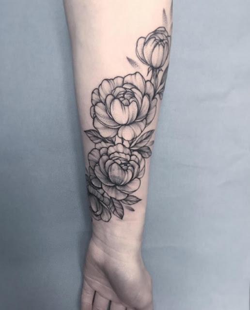 Tatuagens de Peônia - 60 modelos super chiques