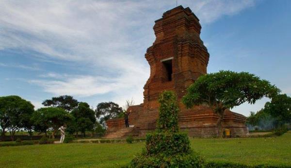 Indonesia Be Love Tempat Wisata Di Mojokerto Jawa Timur