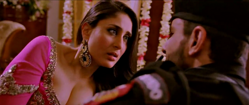 kareena kapoor deep cleavage