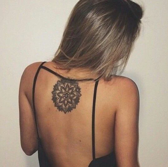 foto tatuajes mandalas para mujeres