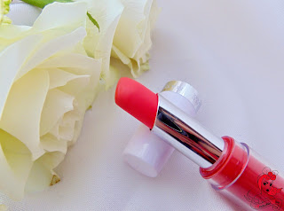 Jade Maybelline 14h Lipstick - Burst of Coral - www.annitschkasblog.de