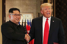 Kim Jong-un tentou enganar Trump, o qual disse ter caído 'enamorado'