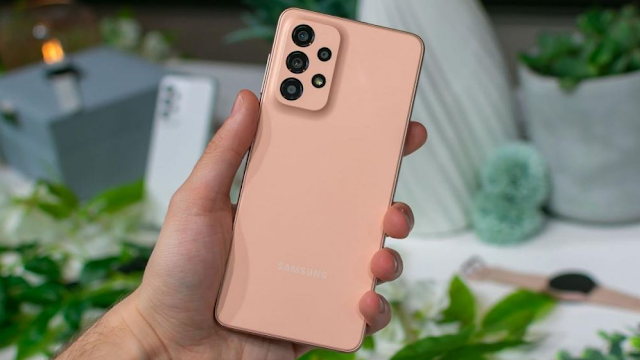 يحصل كل من Galaxy A33 5G و Galaxy A52 5G على التحديث الأمني ​​لشهر مايو 2023