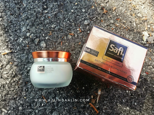 PRODUK TERBARU SAFI : SAFI EXPERT SOLUTION . Korang dah tahu ke tentang produk terbaru dari SAFI? Menggoda sungguh tau, warna packaging SAFI EXPERT SOLUTION yang menarik gabungan warna emas dan hitam. Tampak ekslusif gituu ! Jadi, mummy tak mahu ketinggalan juga untuk mencuba produk dari SAFI. Buat masa sekarang kulit mummy tiada masalah dengan jenama SAFI. Serasi bersama ! Okay jom kita berkenalan dengan PRODUK TERBARU SAFI : SAFI EXPERT SOLUTION     PRODUK TERBARU SAFI : SAFI EXPERT SOLUTION         PRODUK TERBARU SAFI : SAFI EXPERT SOLUTION yang mummy sedang cuba ini adalah terdiri daripada Intensive Ampoules Anti Hyper Pigmentation, Bio Skin Moisturiser Anti Photo Ageing Lines dan Bio Treatment Oil Anti Scar & Stretch Marks   Safi Expert Solution: Intensive Ampoules Anti Hyper Pigmentation    SAFI EXPERT SOLUTION : INTENSIVE AMPOULES ANTI HYPER PIGMENTATION adalah 2 tindakan dalam bentuk cecair ini diformulasikan dengan bahan aktif DN Age Technology yang paling bermutu tinggi. Apa yang mummy sukakan ampoule ini sebab ianya adalah kombinasi untuk menembusi ke dalam kulit dengan pantas menembusi ke dalam lapisan kulit untuk memerangi bahagian gelap yang dalam, membekalkan kelembapan yang stabil dan menggalakkan pembaharuan kulit untuk penampilan kulit keseluruhan yang kelihatan lebih baik.  Intensive Ampoules Anti Hyper Pigmentation  - Tanpa minyak mineral - Tanpa alkohol - Tanpa silikon - Tanpa paraben - Tidak diuji pada haiwan  Hasil yang telah diuji juga menyakinkan pengguna lain diluar sana kerana :   85.7% bintik hitam berkurangan 100% pembaharuan kulit 100% menganjalkan kulit 91.7% kulit muka berseri 100% tona kulit muka dipertingkatkan   CARA PAKAI SAFI EXPERT SOLUTION : INTENSIVE AMPOULES ANTI HYPER PIGMENTATION      CARA PAKAI SAFI EXPERT SOLUTION : INTENSIVE AMPOULES ANTI HYPER PIGMENTATION :-  1. Dua (2) kali sehari pemakaiannya pada waktu pagi dan malam selepas mencuci muka.  2. Titikkan dalam 2-3 titik Intensive Ampoule (1) pada wajah dan ratakan. Lakukan jugakan pada minggu pertama hingga minggu keempat.     3. Selepas minggu keempat, gunakan pula Intensive Ampoule (2) Supreme Anti-Spots Complex untuk minggu seterusnya.   4. Titiskan beberapa titik Supreme Anti-Spots Complex dan sapukan ke muka secara urutan ke atas.    Safi Expert Solution: Bio Skin Moisturiser Anti Photo Ageing Lines   Selepas mencuci muka dan memakai ampoule. Sebelum ke tempat kerja atau melakukan aktiviti luar, mummy akan lengkapkan kulit wajah mummy dengan SAFI EXPERT SOLUTION  Bio Skin Moisturiser Anti Photo Ageing Lines      Bio Skin Moisturiser Anti Photo Ageing Lines bukan pelembab sekadar melembabkan luit sahaja. Malah ianya diperkaya dengan Liquid Crystal Technology yang diformulasi dengan Amino Peptides untuk meningkatkan keanjalan kulit serta memudarkan kedut pada kulit wajah.        Bio Skin Moisturiser Anti Photo Ageing Lines boleh di pakai 2 kali sehari iaitu pada waktu siang atau malam   Safi Expert Solution: Bio Treatment Oil Anti Scar & Stretch Marks      Mummy masih mempunyai masalah stretch marks yang tak pernah selesai lagi ni hehehe.  Parut stretch marks selepas melahirkan 3 orang anak ni, masih belum pudar habis. Ada masa boleh jadi gatal juga akibat peluh dan cuaca panas sekarang ini.   Safi Expert Solution: Bio Treatment Oil Anti Scar & Stretch Marks sekarang ini, inilah merupakan teman istimewa mummy ! Kerana apa ? Kerana ianya bersifat anti parut dan kesan rekahan ‘ stretch marks ‘ iaitu dengan meningkatkan pembaharuan kulit sebanyak 21.93% hanya dalam 6 hari .   Paling best ! Bio Treatment Oil ini HALAL, tidak mengandungi alcohol , paraben dan tidak di uji pada haiwan.   Pada wanita diluar sana, jika korang ada masalah parut di mana-mana bahagian kulit selain wajah juga boleh di oles atau sapu pada parut .   Ibu mengandung juga tidak perlu risau lagi tentang kesan Strecth marks pada perut hanya gunakan Bio Treatment Oil sahaja untuk pembaharuan dan membaiki semula kulit.     Parut dan Tanda Regangan cepat berlaku semasa mengandung dan pertambahan berat badan. Insyaallah minyak rawatan Bio SAFI EXPERT SOLUTION ini boleh membantu !   Kelebihan Bio Treatment Oil  - Memperbaharui struktur kulit & parut lama - Membantu mengurangkan pembentukkan parut baru. - Memperbaharui , melembutkan dan melembapkan kulit  Kelebihan Bio Treatment Oi - 21.93% Mempercepat pembaikan kulit - 25% Keanjalan kulit - 9.8% Ketumpatan gentian kulit   Cara Penggunaan SAFI EXPERT SOLUTION : Bio Treatment Oil.  Sesuai digunakkan pada wajah , lengan , tangan dan ‘ cuticles ‘  1 - Sapukan minyak dua kali sehari di kawasan kesan berparut  2 - Urutkan secara perlahan di sekeliling sehingga selesai di serap .    Review mummy selepas 2 minggu penggunaan PRODUK TERBARU SAFI : SAFI EXPERT SOLUTION . Alhamdulillah, nampak banyak perubahan ketara pada kulit wajah dan juga strect marks di perut tu.  Boleh di katakan ramai yang terkejut dengan kulit mummy sekarang. Rahsianya? PRODUK TERBARU SAFI : SAFI EXPERT SOLUTION lah !  Jom dapatkan di pasaraya di seluruh Malaysia !  Selanjutnya tentang SAFI, boleh layari ke : -  Website : http://safi.com.my/ Facebook : https://www.facebook.com/SAFI.MY Youtube: https://www.youtube.com/user/SAFImalaysia