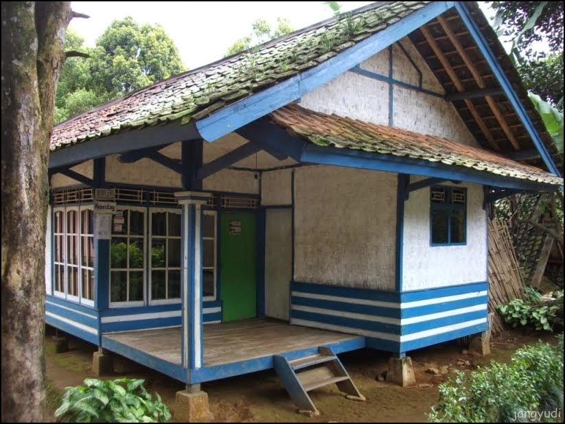  Desain  khas Rumah  Panggung  Minimalis  Dominasi Kayu