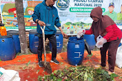 Sukseskan Compost Day, DLH Sidrap bersama Warga Lakukan Pengomposan 