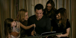 Lights out -- Lily Pilblad, Meredith Hagner, Holt McCallany, Ryann Shane y Catherine McCormack