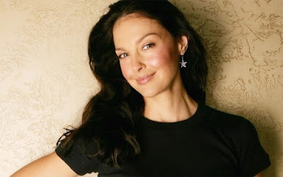 Sexy Ashley Judd Photos and Biography