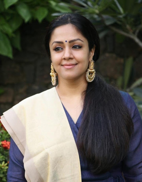 Tamil actor Surya wife Jyothika pics