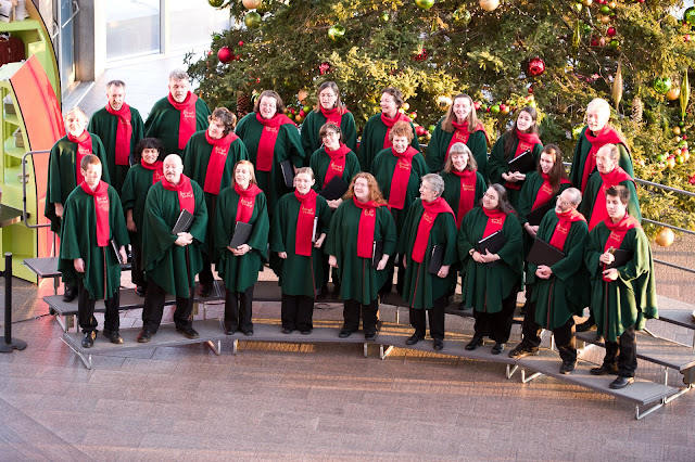 Prestation de la chorale au Musée des beaux-arts du Canada (crédit photo : Farris-Manning Photography)