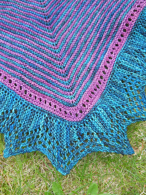 http://www.ravelry.com/projects/gizmo098/sothia