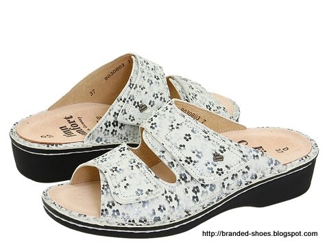 Branded shoes:Logo79261