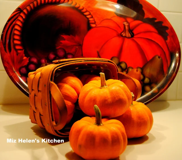 Pumpkin Blondie's at Miz Helen's Country Cottage